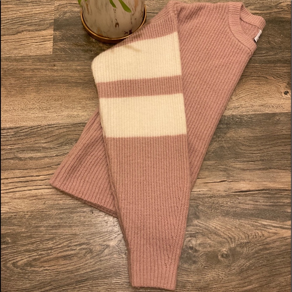 Sweater - Picture 4 of 4
